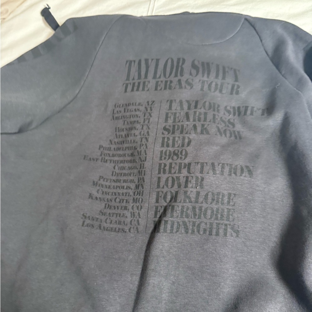taylor swift sweatshirt - Picture 3 of 3